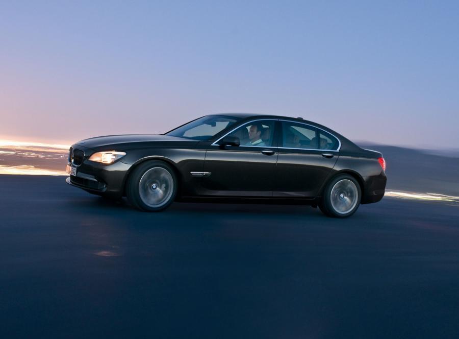  BMW 7-Series 2009 года  (фото 67 из 167)